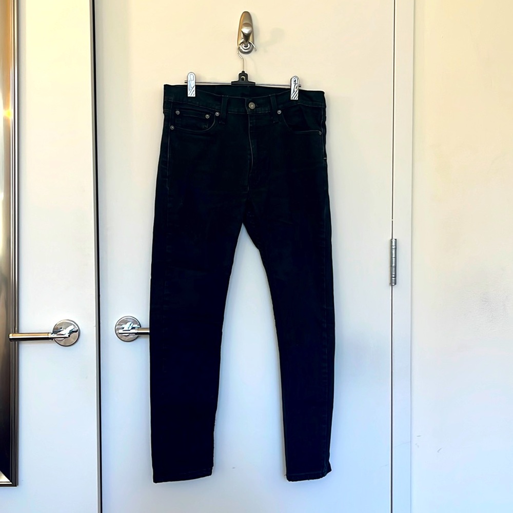 Black Levi’s Jeans